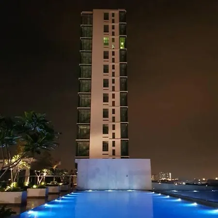 Mha 15 Sulte Evo Soho Bandar Baru Bangi Free Netflix And Wifi Apartment Exterior photo